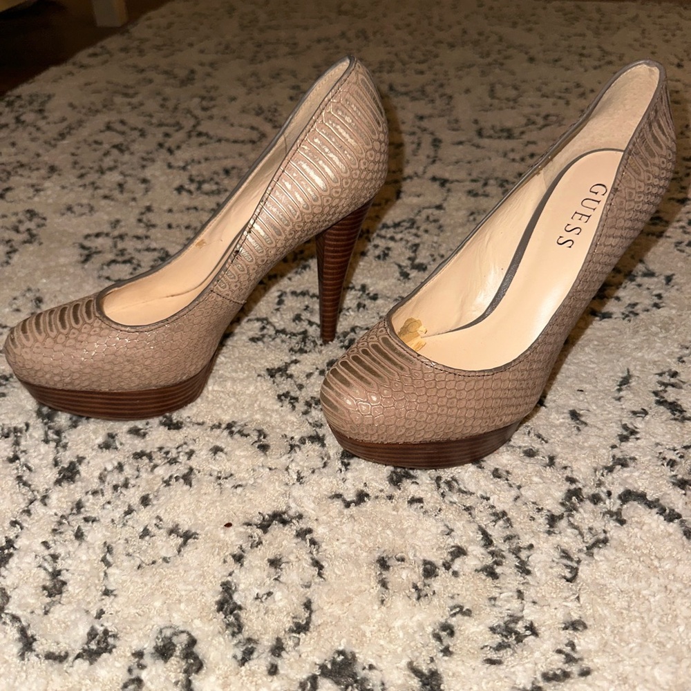 Guess Brown Textured Heels